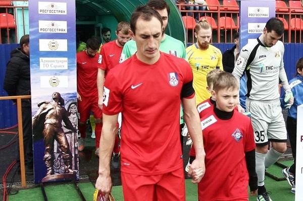 Бывший нападающий «Мордовии» и «Рубина» Руслан Мухаметшин приговорён к 1,5 годам колонии, подробности Бывший нападающий «Мордовии» и «Рубина» Руслан Мухаметшин приговорён к 1,5 годам колонии, подробности