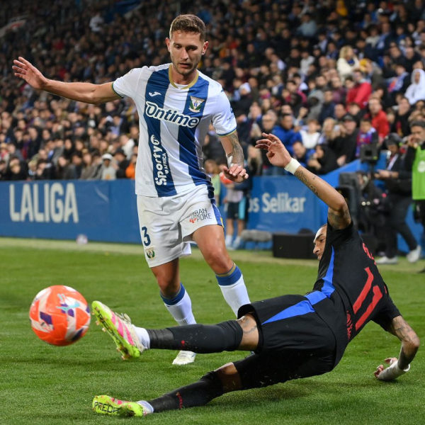 Леганес &mdash; Барселона &mdash; 0:1, обзор матча Примеры, гол: Саэнс в свои ворота, 12 апреля 2025 года, чемпионат Испании