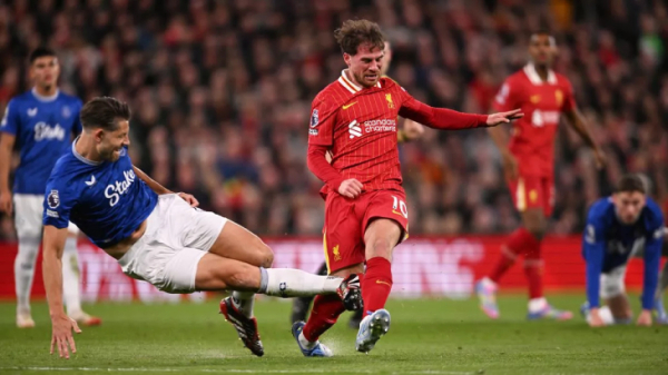 &laquo;Ливерпуль&raquo; дожал &laquo;Эвертон&raquo; и продолжает путь к титулу