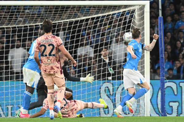 Неудержимый Мактоминей. &laquo;Наполи&raquo; сделал огромный шаг к скудетто