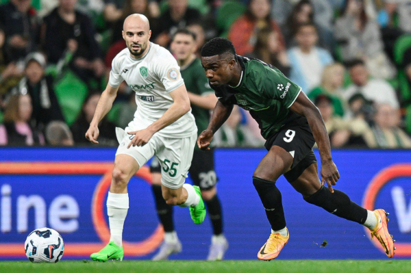 
        &laquo;Краснодар&raquo; не сломался! &laquo;Быки&raquo; нанесли &laquo;Ахмату&raquo; первое весеннее поражение и опережают &laquo;Зенит&raquo; в чемпионской гонке
        
	