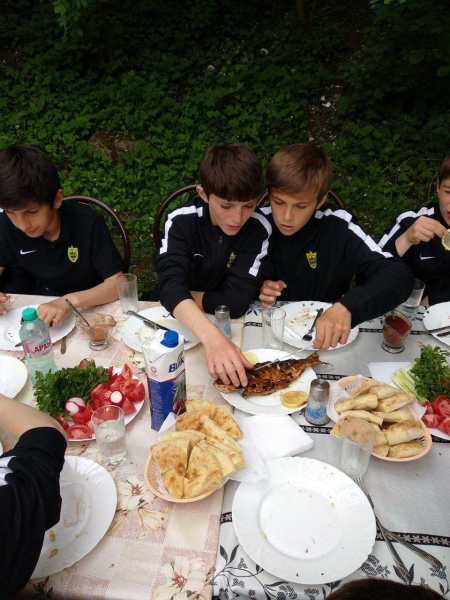 Кто такой Джамалутдин Абдулкадыров &mdash; история защитника ЦСКА, который дебютировал в РПЛ в дерби со Спартаком, отец, детский тренер